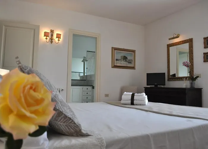 Oda ve Kahvaltı Luce 3*