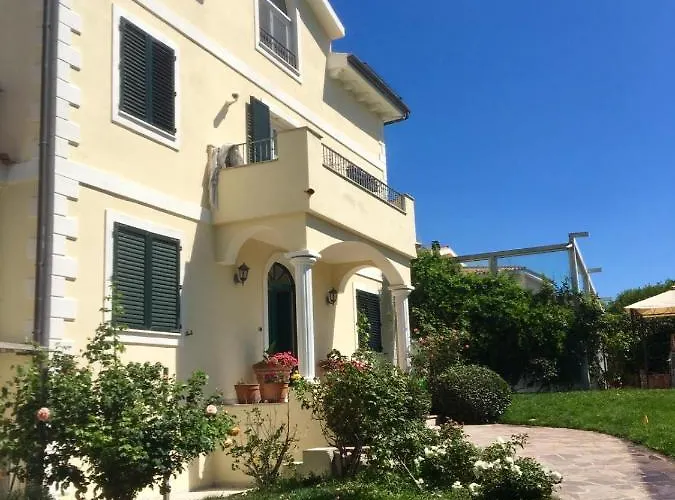 Oda ve Kahvaltı Luce Olbia